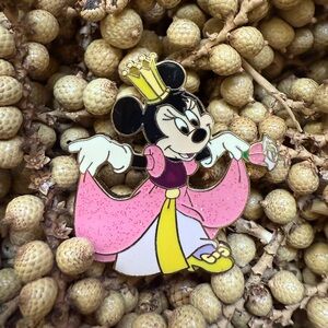Vintage Disney Gold Minnie Mouse Enamel Pin